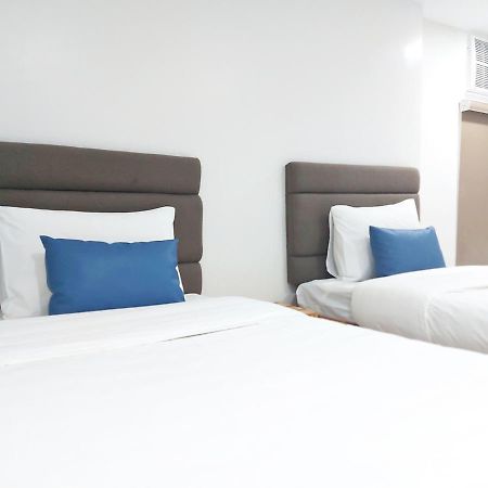 Airobedz Makati - A Value Hotel Manila Kültér fotó