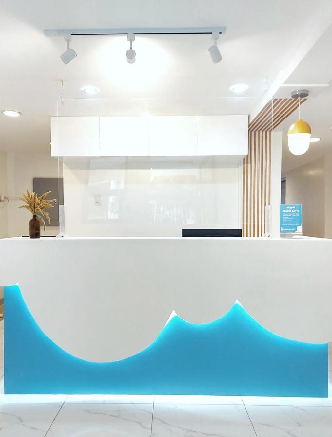 Airobedz Makati - A Value Hotel Manila Kültér fotó