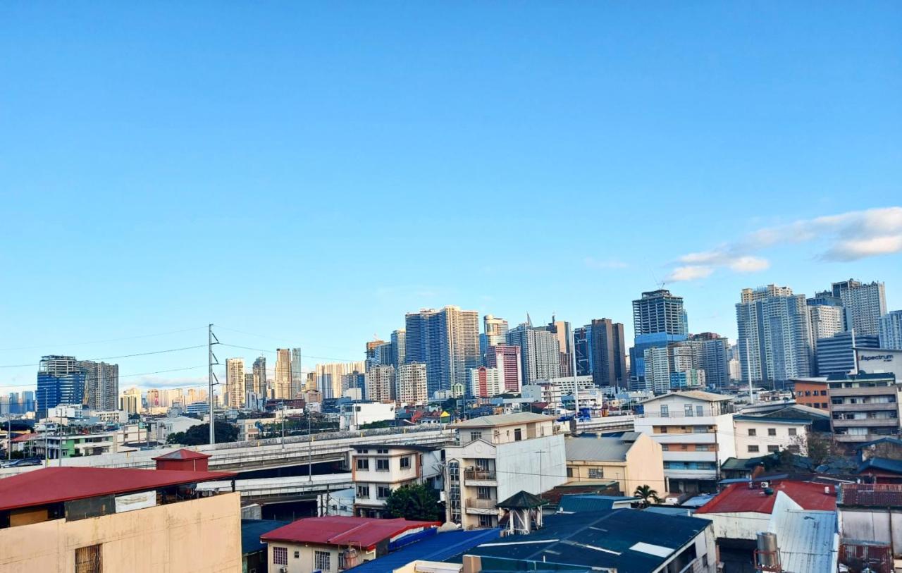 Airobedz Makati - A Value Hotel Manila Kültér fotó