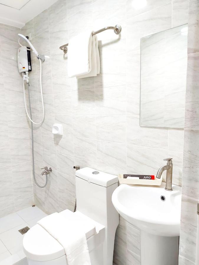 Airobedz Makati - A Value Hotel Manila Kültér fotó
