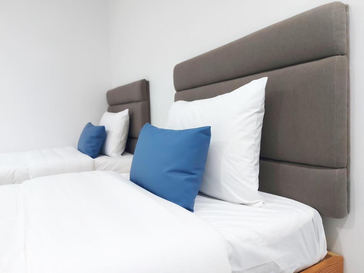 Airobedz Makati - A Value Hotel Manila Kültér fotó