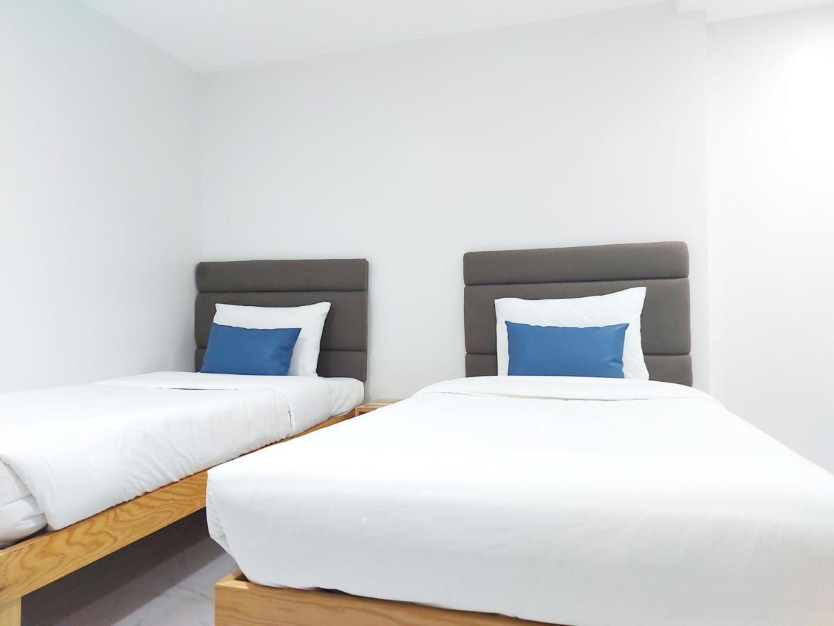 Airobedz Makati - A Value Hotel Manila Kültér fotó